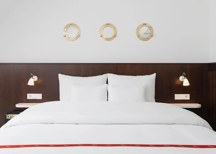 Ruby Lissi By Ihg